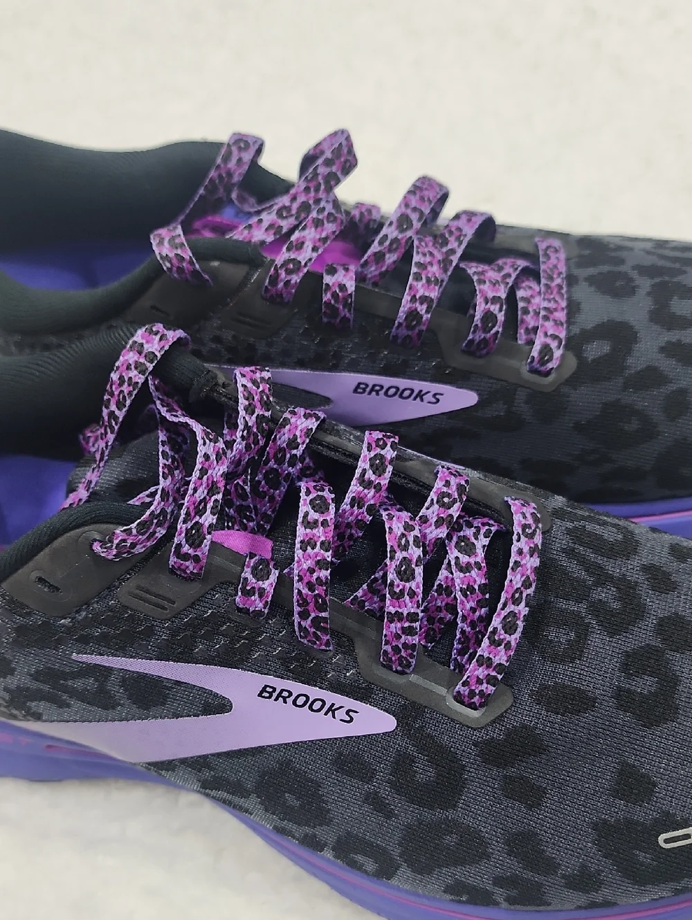 Brooks Ghost 14 Electric Cheetah Leopard Sneakers EUC - Picture 3 of 11